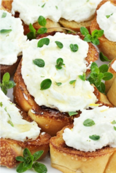 BRUSCHETTA AU FROMAGE DE CHEVRE ET AU MIEL D'ACACIA LUNE DE MIEL®