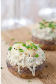 CHAMPIGNONS AU FROMAGE DE CHEVRE, MIEL D'ACACIA LUNE DE MIEL® ET FINES HERBES